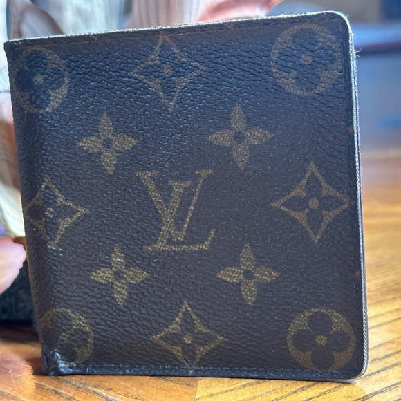 Authentic Louis Vuitton Monogram Marco Wallet - Picture 1 of 12